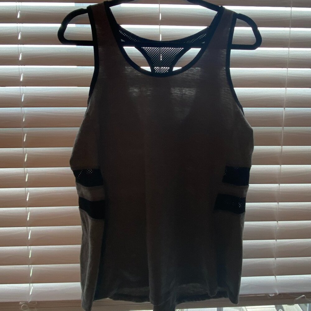 Xersion Womens Tank Top Sleeveless Shirt Mesh Scoop Neck Grey/Black